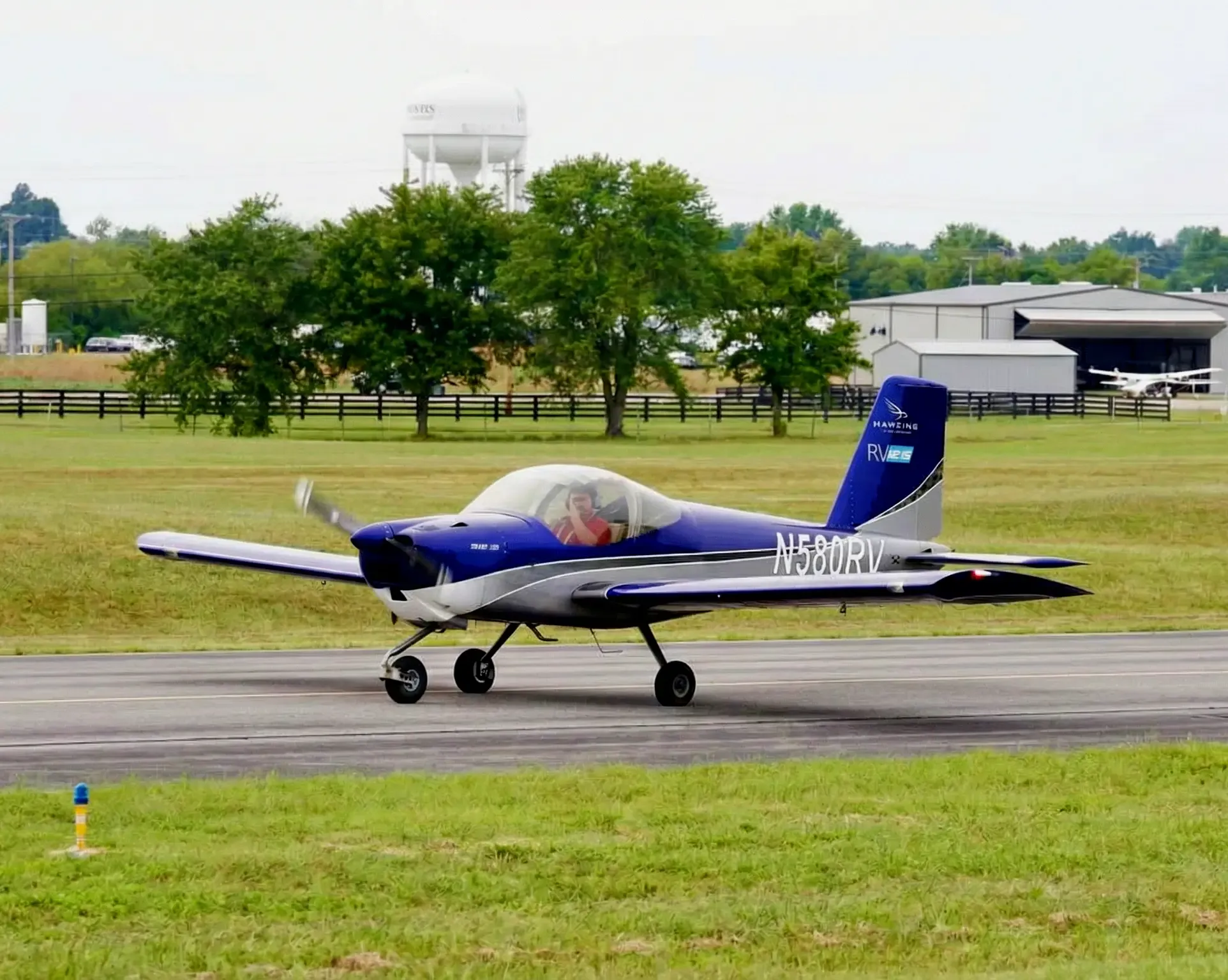/_astro/N580RV-on-landing-ground-at-hawkins-flight-school.BWGFp_Ic.webp photo