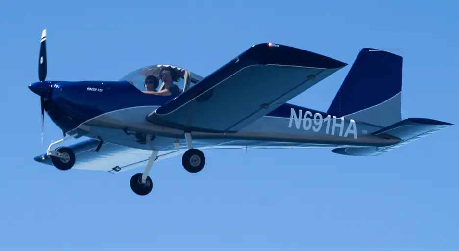 Hawkins RV-12 aircraft flying cross-country during commercial pilot training